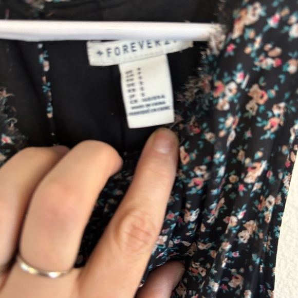 Forever 21 Black Floral Casual Sleeveless
Mini Dress Women's Size small - Picture 7 of 10